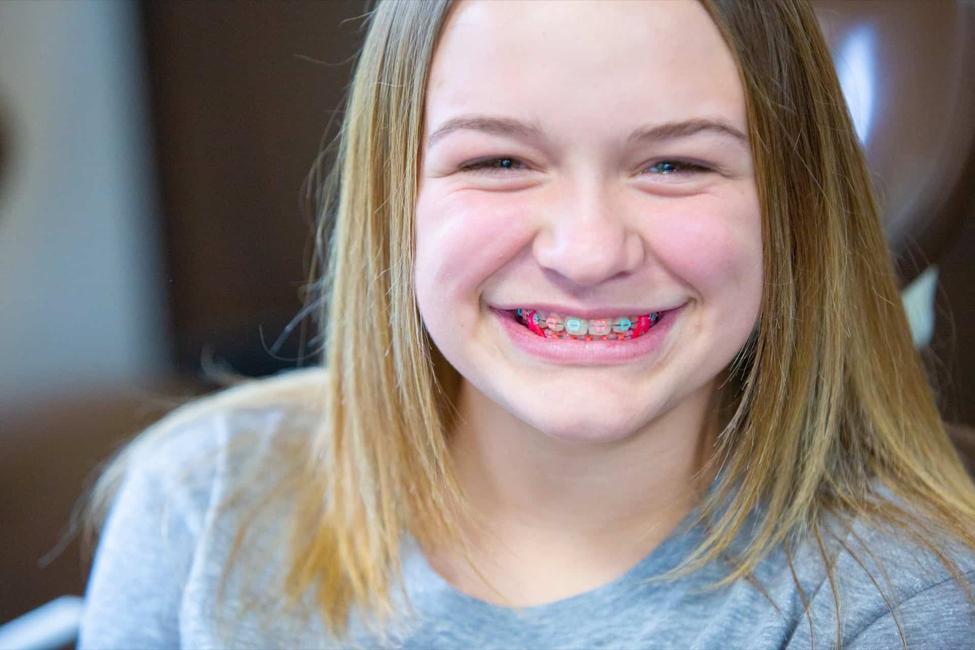 Braces girl twitter video